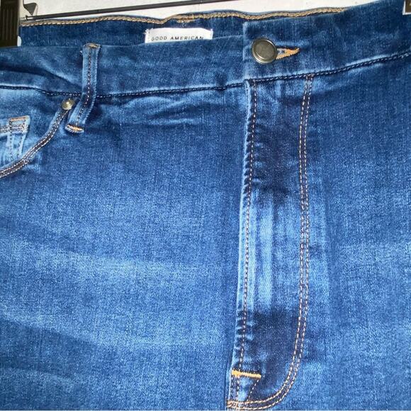 New $159 Good American ALWAYS FITS GOOD LEGS STRAIGHT JEANS 28-32 PLUS NWT - Picture 5 of 16
